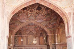 Interior-art-work-at-Badshahi-Mosque